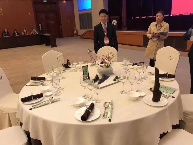 我校酒店管理专业学生荣获重庆市第十二届巴渝工匠杯中餐主题宴会设计